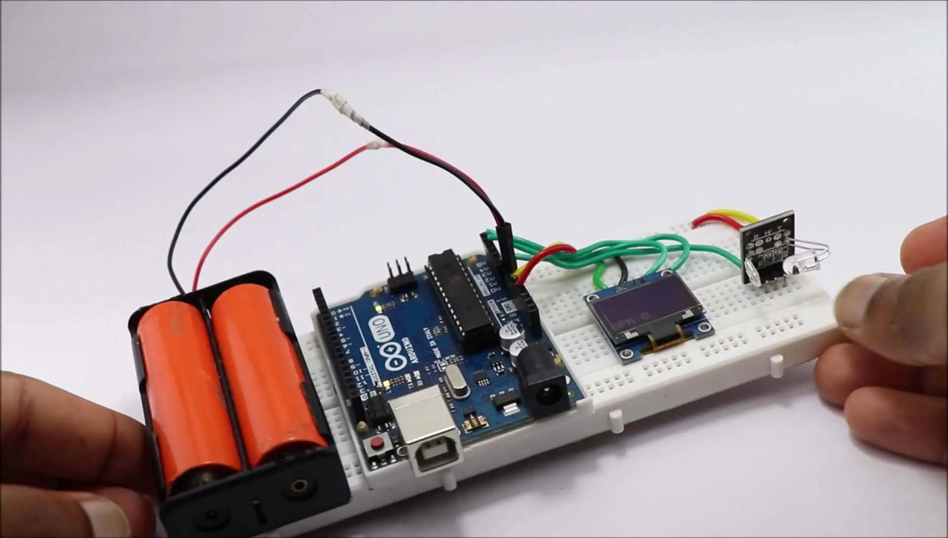 You are currently viewing Heart Beat Monitoring System using Arduino and Pulse Sensor