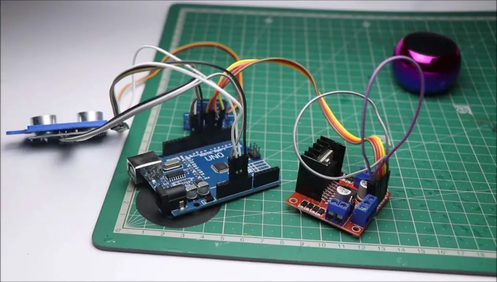 circuit for Make arduino obstacle avoiding robot